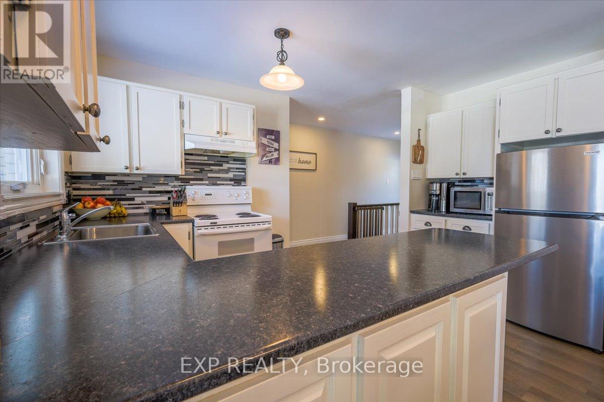 702 Cedar Hill Road, Mississippi Mills, Ontario K0A 2X0 - Photo 11 - X12605454