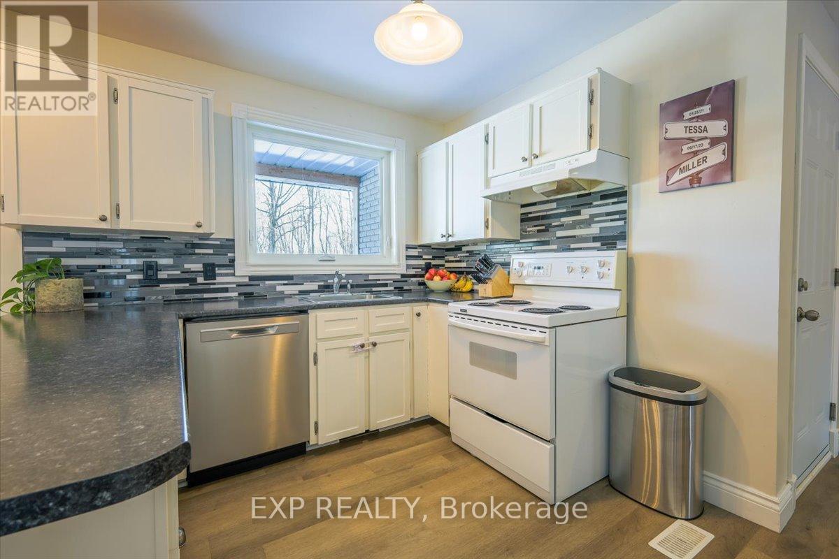 702 Cedar Hill Road, Mississippi Mills, Ontario K0A 2X0 - Photo 12 - X12605454