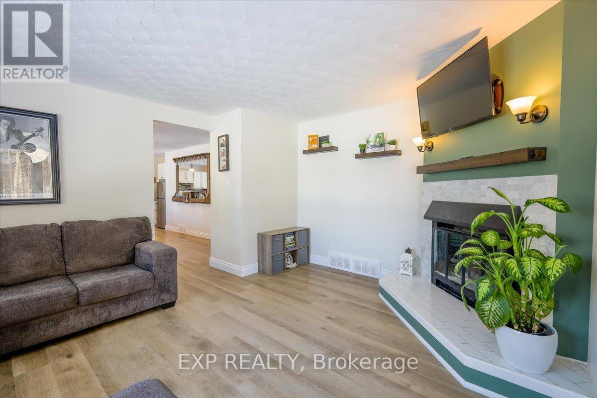 702 Cedar Hill Road, Mississippi Mills, Ontario K0A 2X0 - Photo 6 - X12605454