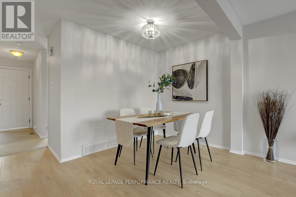 2603 Pimlico Crescent, Ottawa, Ontario  K1T 2A6 - Photo 3 - X12605466