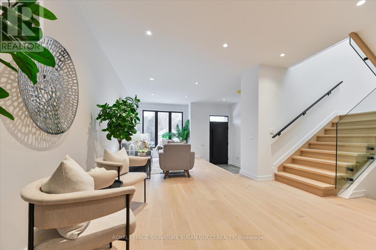 44 Doris Drive, Toronto, Ontario  M4B 3C9 - Photo 6 - E12601698