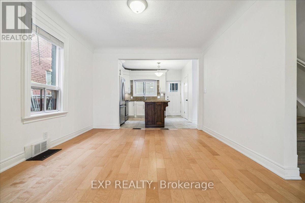 29 Case Street, Hamilton, Ontario L8L 3G6 - Photo 10 - X12472672