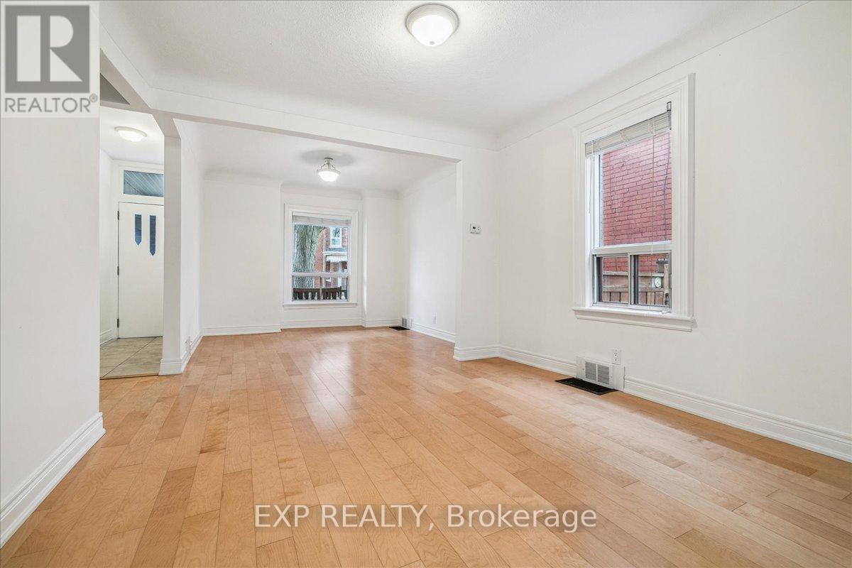 29 Case Street, Hamilton, Ontario L8L 3G6 - Photo 9 - X12472672