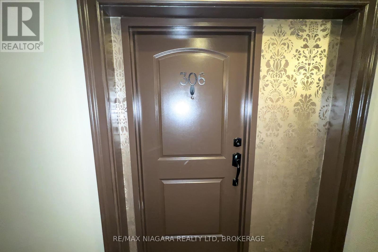 306 - 2799 St. Paul Avenue, Niagara Falls (Stamford), Ontario  L2J 2L3 - Photo 16 - X12605396