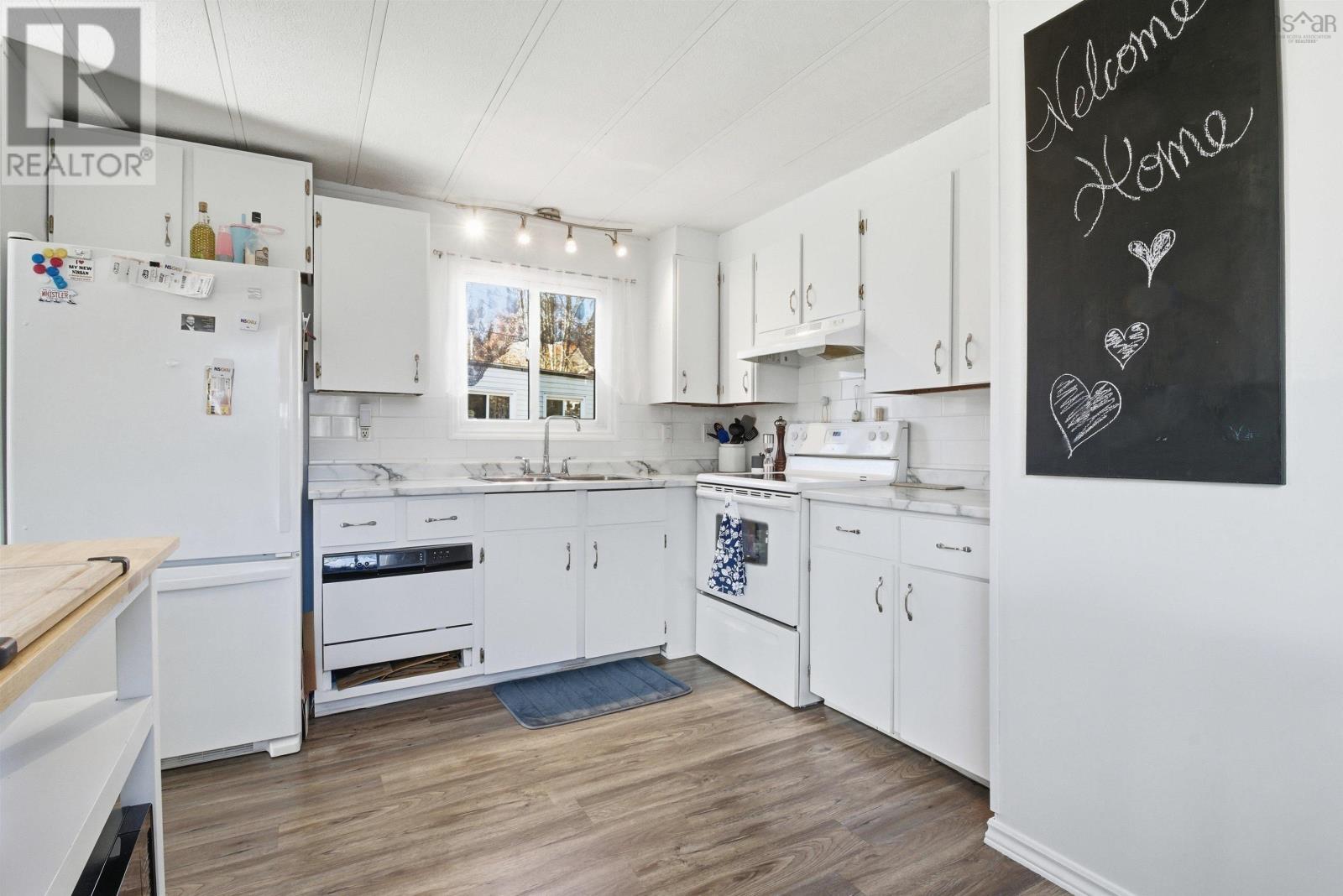 29 Brook Crescent, Middle Sackville, Nova Scotia  B4E 1C3 - Photo 5 - 202527650