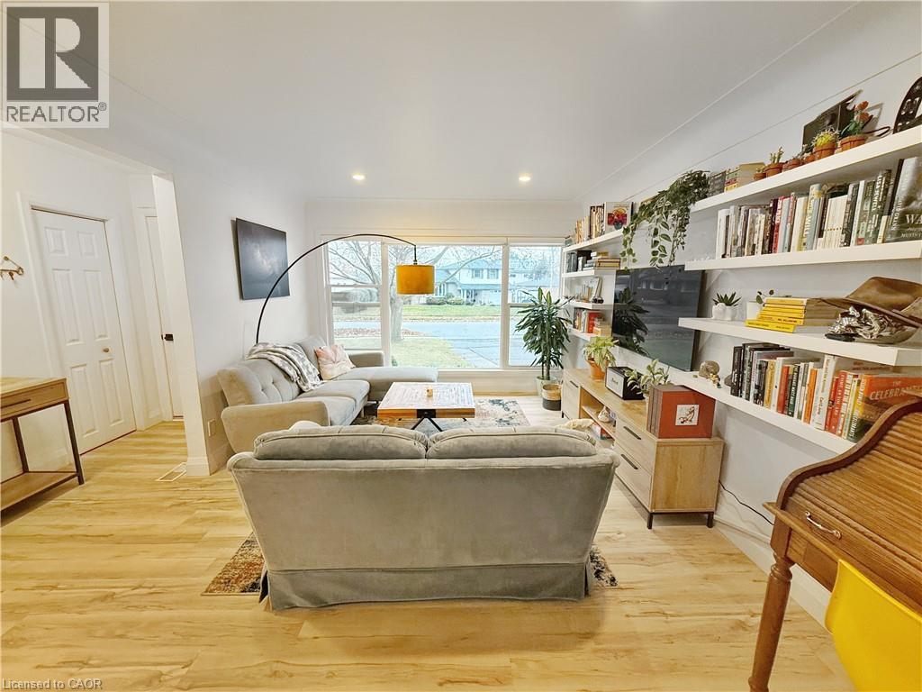 31 Clearview Drive Unit# A, Cambridge, Ontario  N1S 1B1 - Photo 3 - 40792286