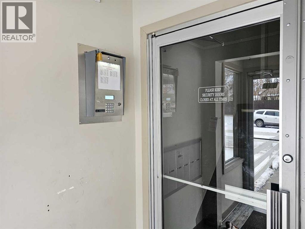 105, 5812 61 Street, Red Deer, Alberta  T4N 6H2 - Photo 5 - A2273522