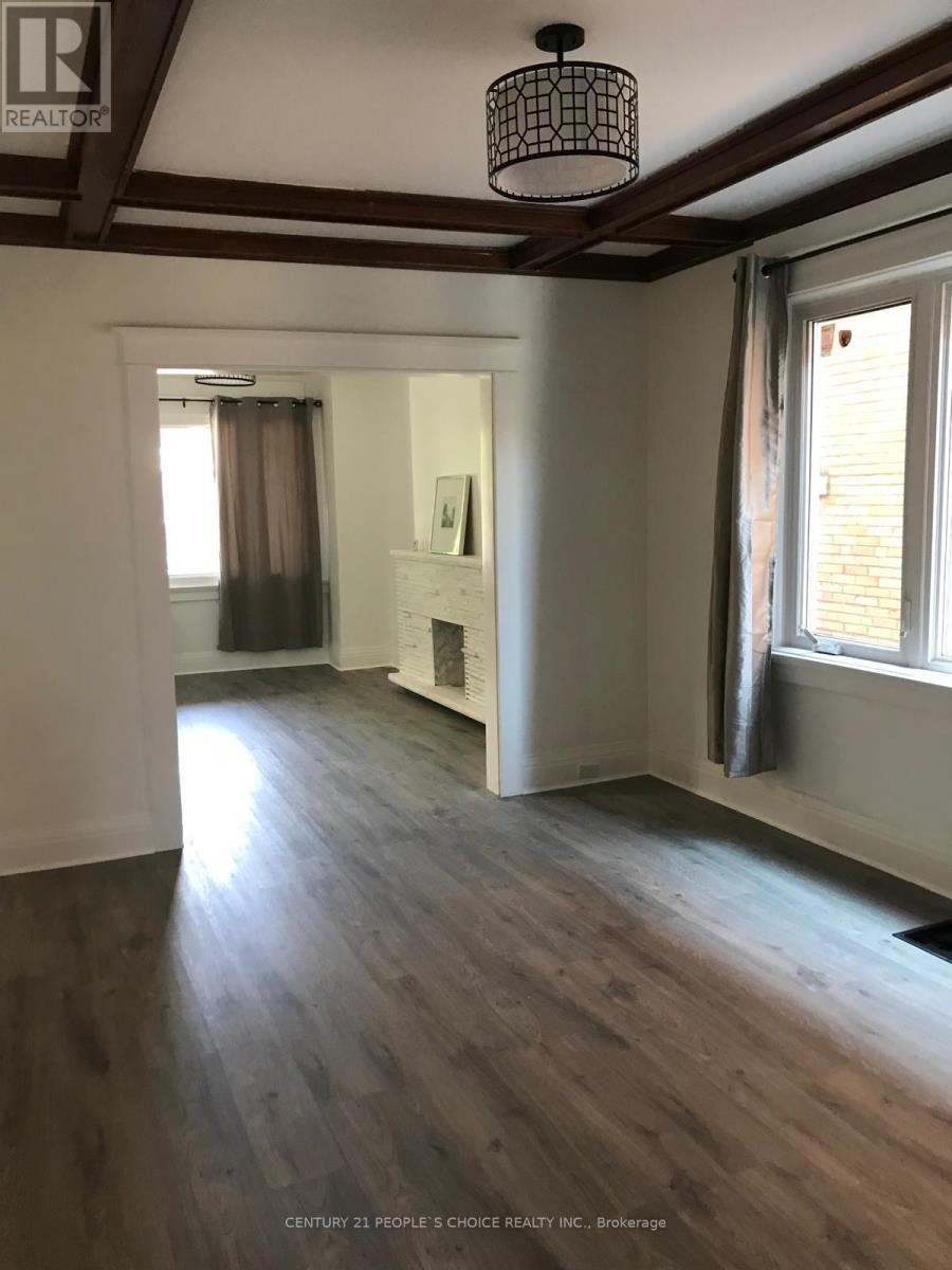 Upper - 212 Oakwood Avenue, Toronto, Ontario  M6E 2V4 - Photo 2 - C12605352