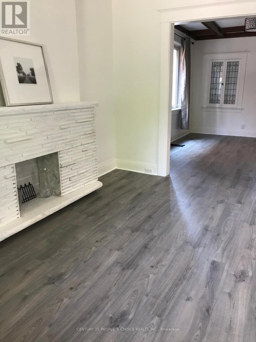 Upper - 212 Oakwood Avenue, Toronto, Ontario  M6E 2V4 - Photo 3 - C12605352