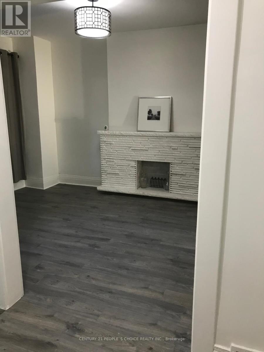 Upper - 212 Oakwood Avenue, Toronto, Ontario  M6E 2V4 - Photo 4 - C12605352