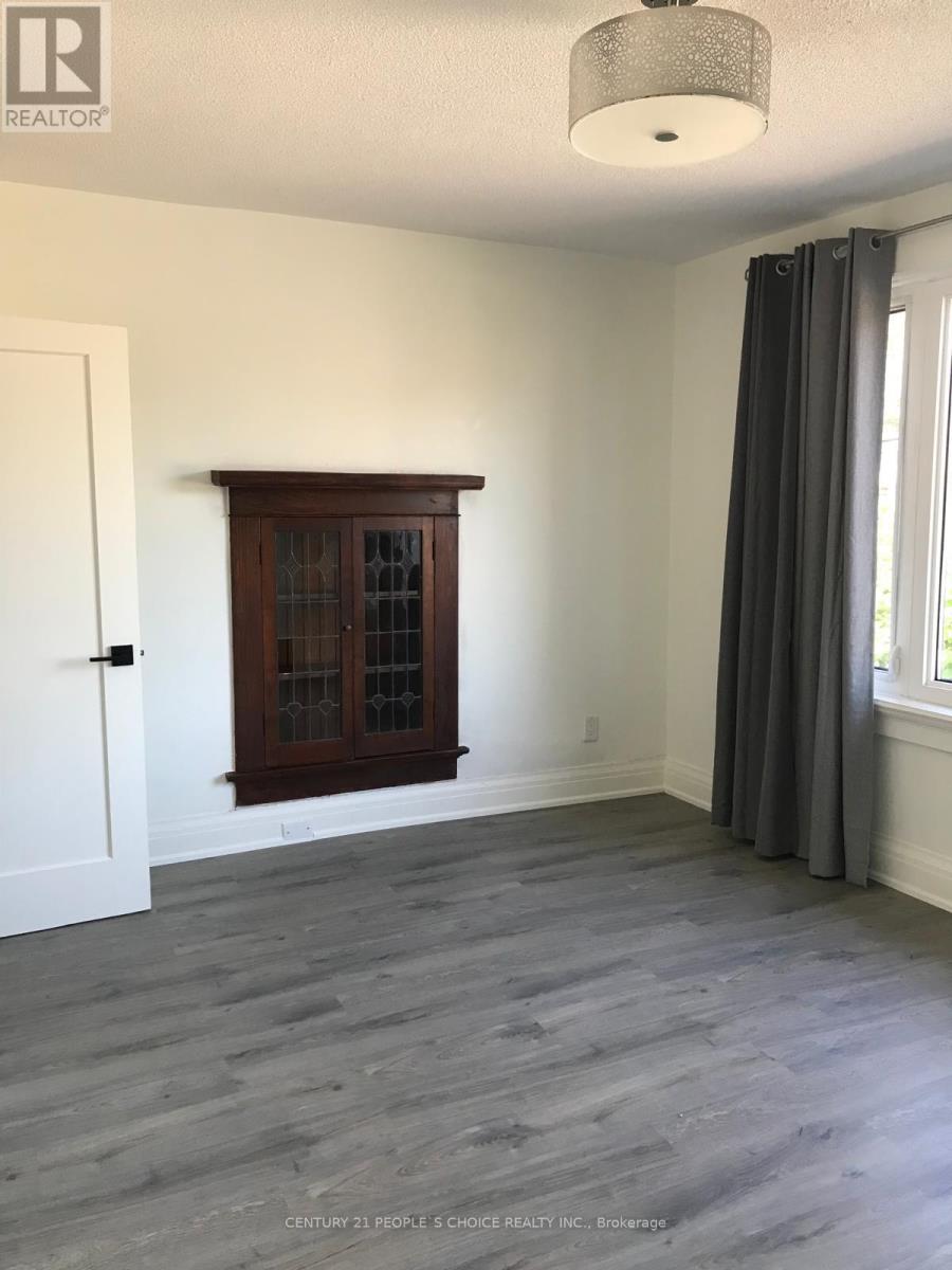 Upper - 212 Oakwood Avenue, Toronto, Ontario  M6E 2V4 - Photo 6 - C12605352