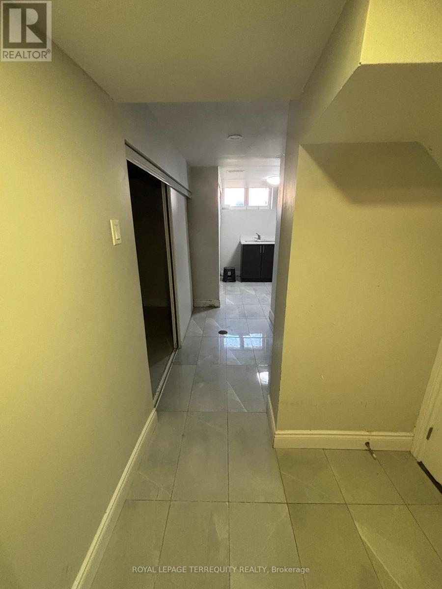 Bsmnt - 22 Paloma Place, Toronto, Ontario  M1J 1P7 - Photo 4 - E12605482