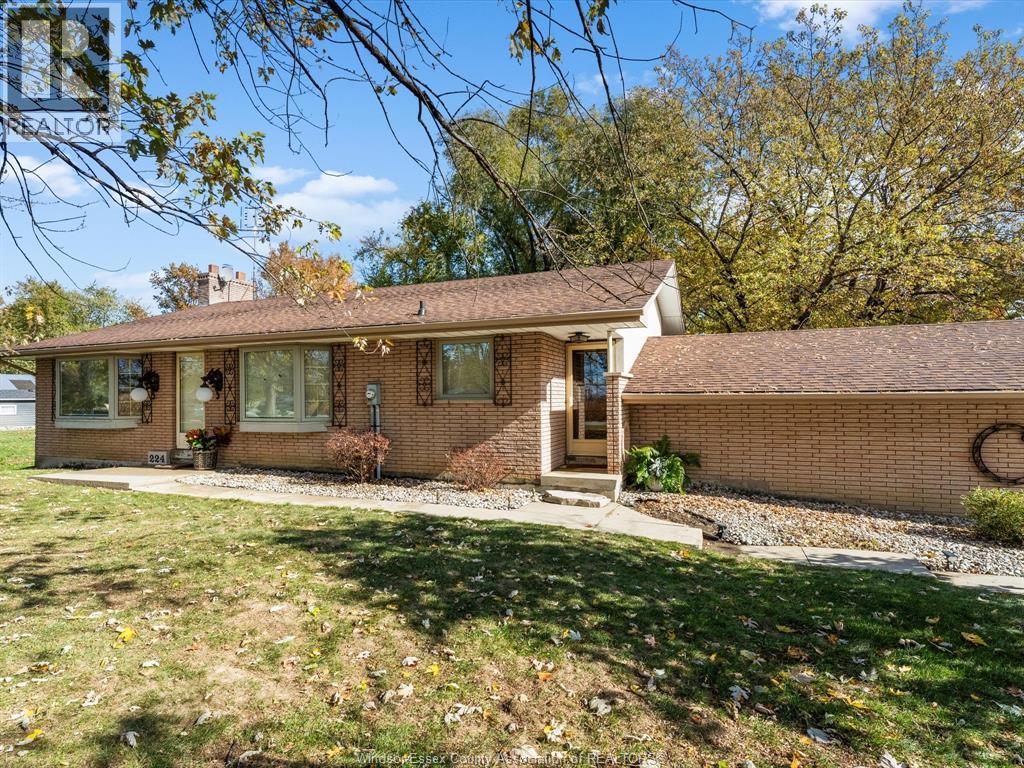 224 West Pike Creek, Lakeshore, Ontario  N8N 2L9 - Photo 4 - 25031251