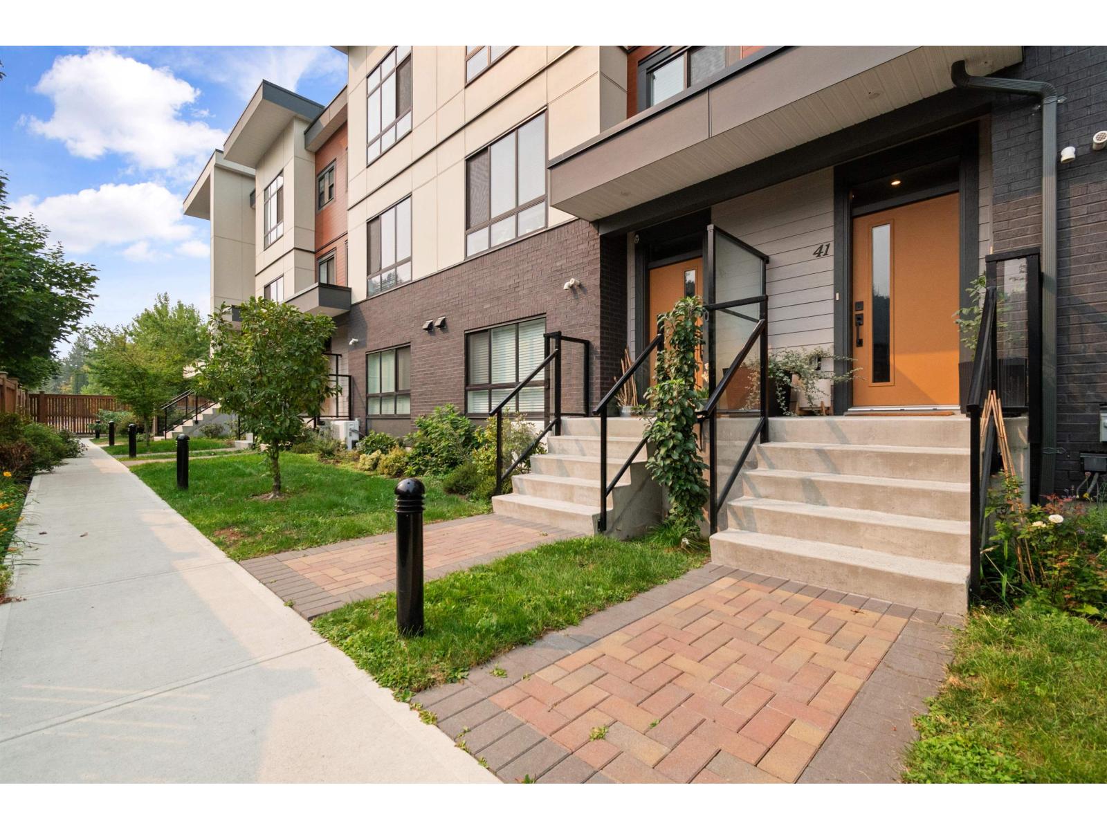 41 45500 Campus Drive, Garrison Crossing, Chilliwack, British Columbia V2R 6E9 - Photo 2 - R3044332