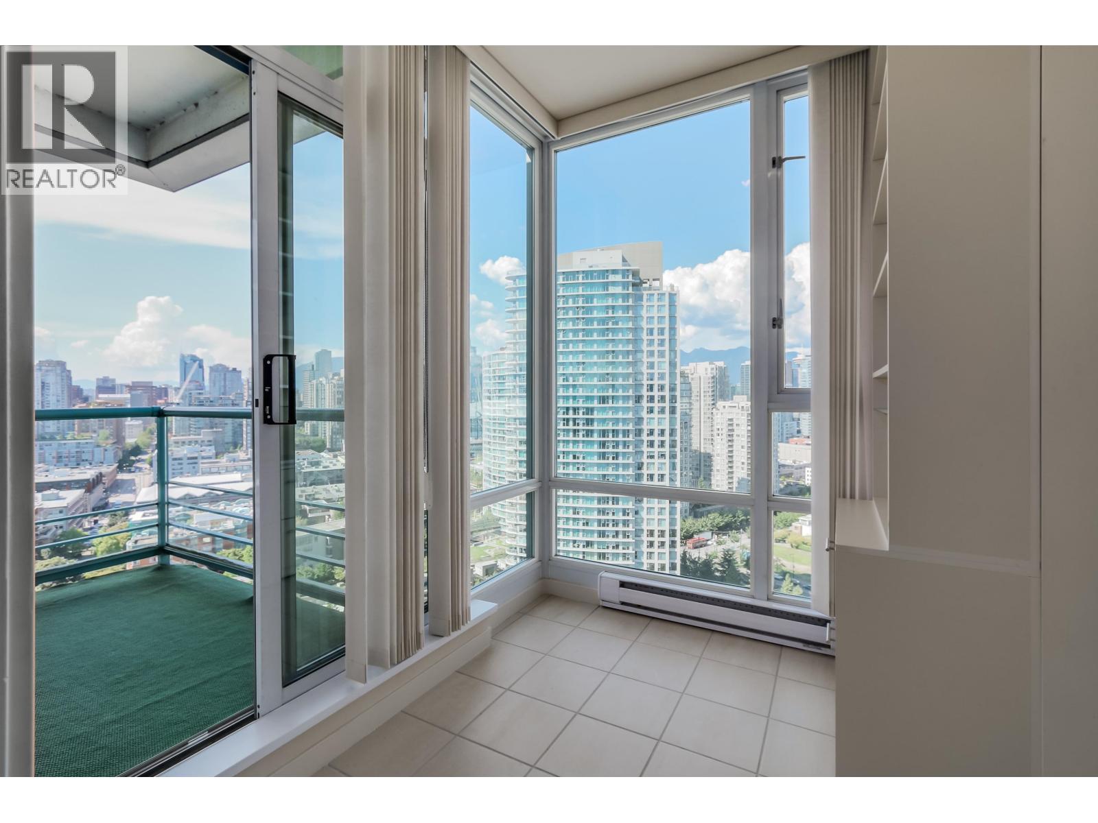 Ph2803 1067 Marinaside Crescent, Vancouver, British Columbia V6Z 3A4 - Photo 9 - R3072371