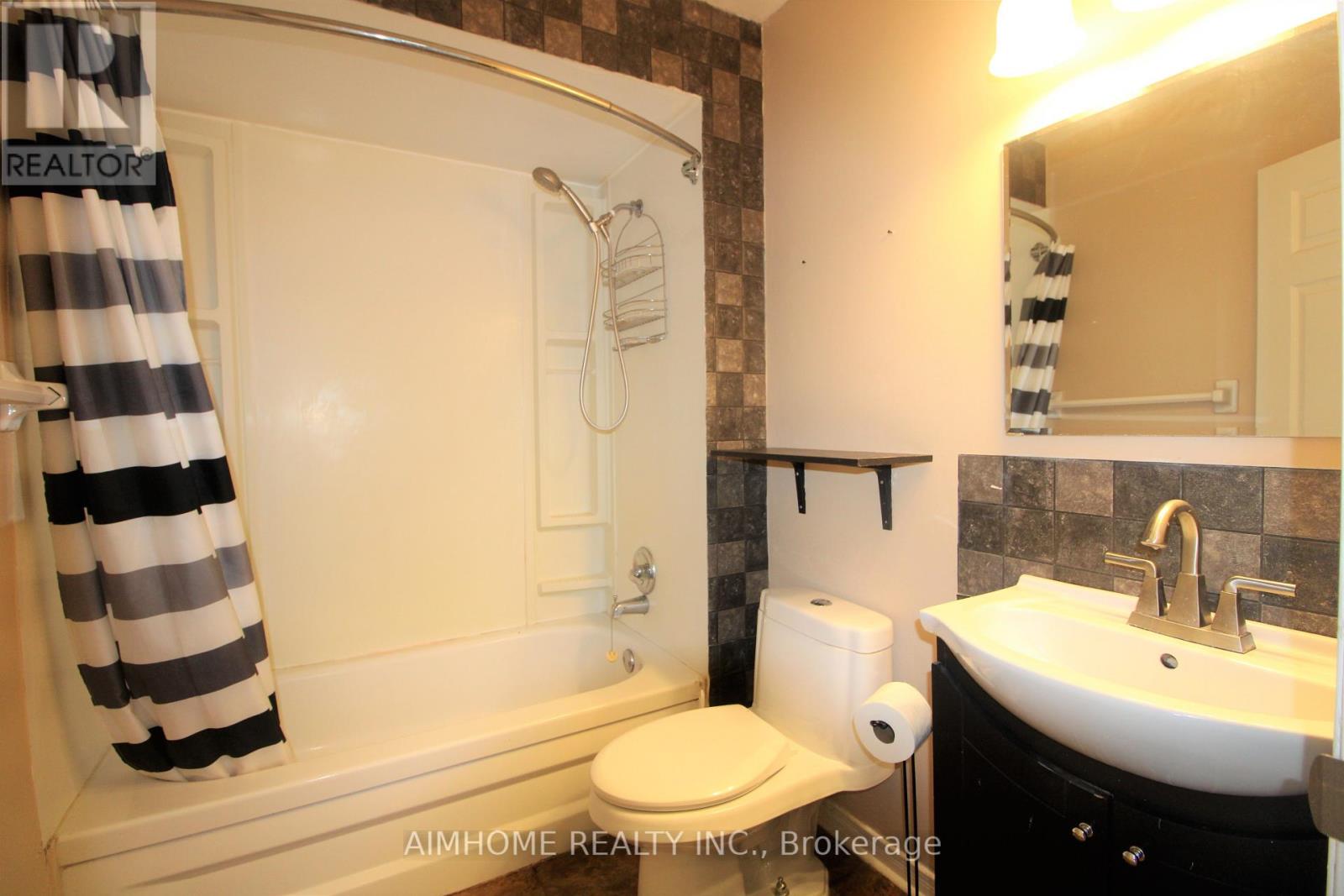 355 Crowder Boulevard, Newmarket, Ontario  L3Y 8J6 - Photo 12 - N12605360