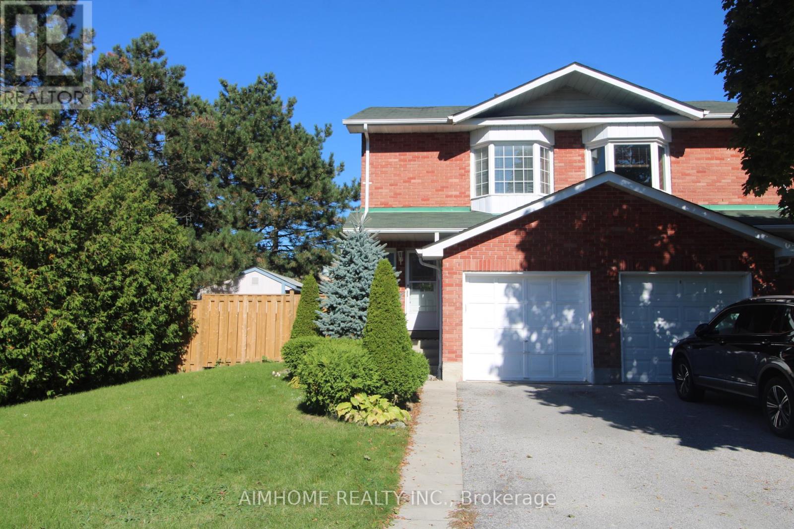 355 Crowder Boulevard, Newmarket, Ontario  L3Y 8J6 - Photo 2 - N12605360