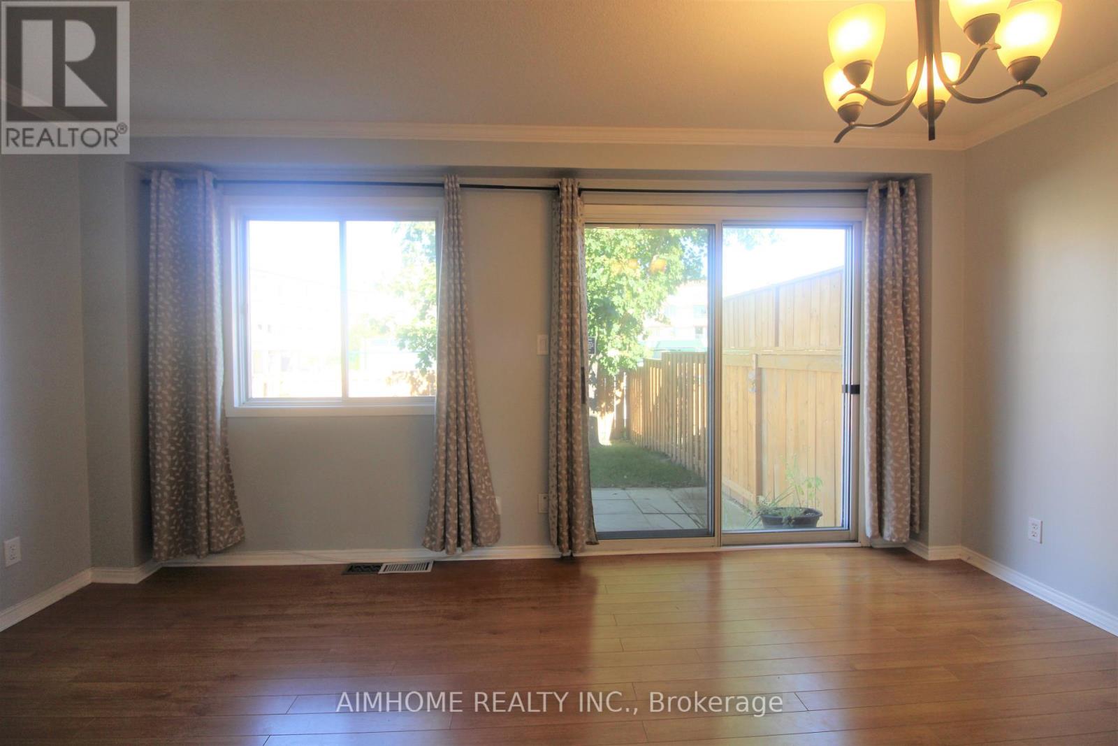 355 Crowder Boulevard, Newmarket, Ontario  L3Y 8J6 - Photo 8 - N12605360