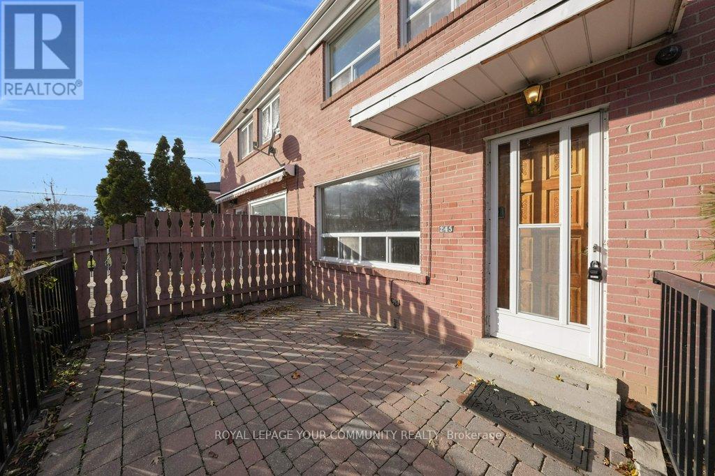 245 Demaine Crescent, Richmond Hill, Ontario  L4C 2W4 - Photo 30 - N12605376