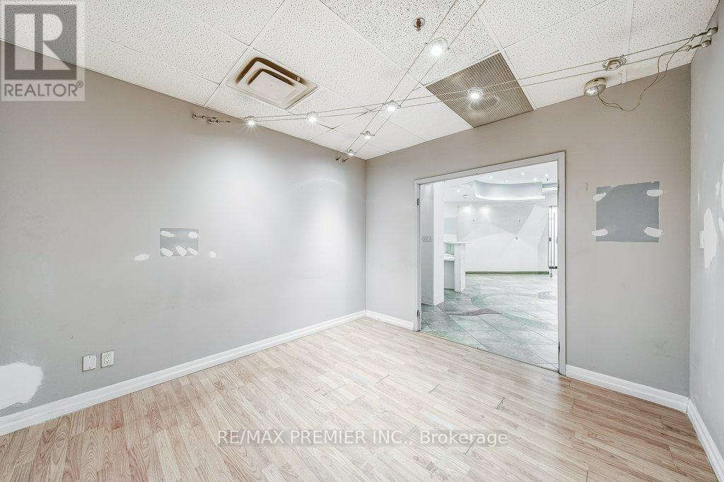 Du201 - 140 Woodbridge Avenue, Vaughan, Ontario  L4L 4K9 - Photo 10 - N12605440