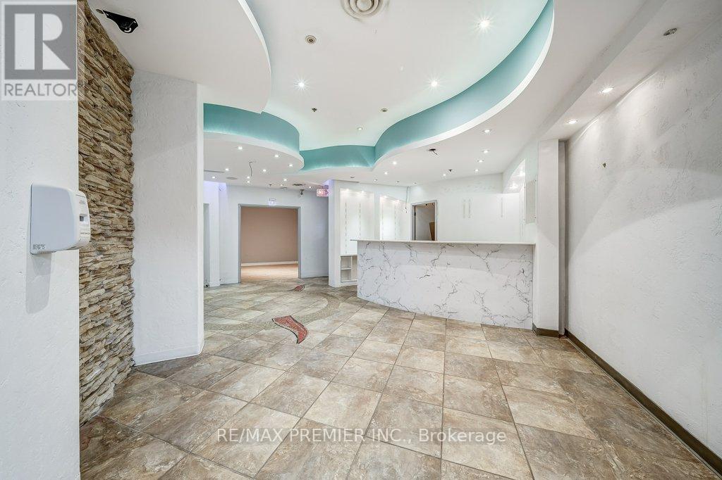 Du201 - 140 Woodbridge Avenue, Vaughan, Ontario  L4L 4K9 - Photo 3 - N12605440