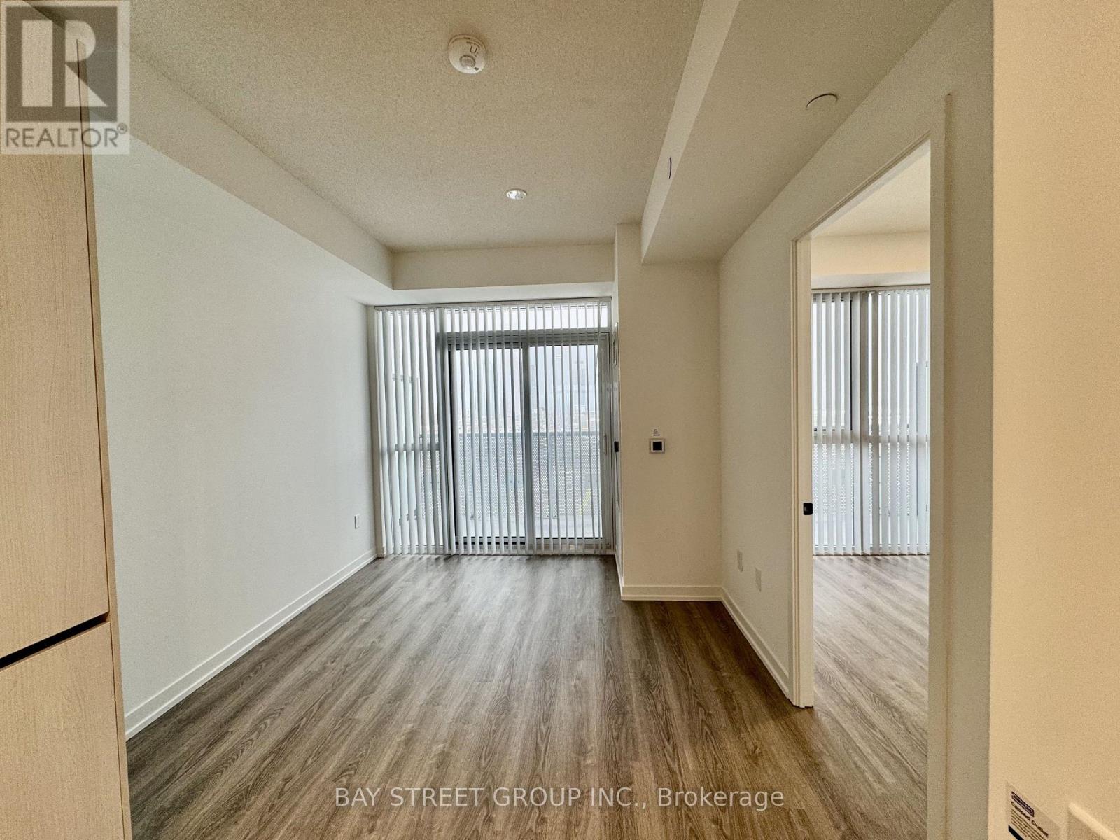 1007 - 8 Interchange Way, Vaughan, Ontario  L4K 0R2 - Photo 12 - N12605456