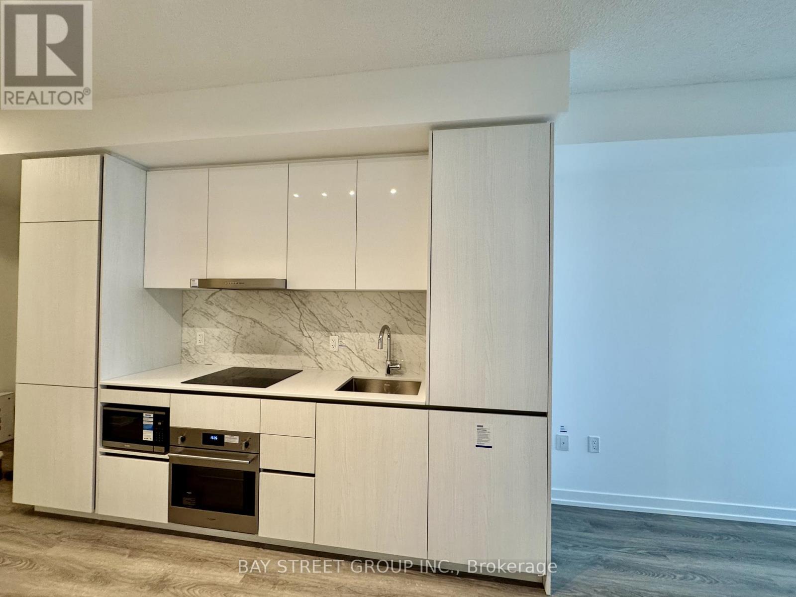 1007 - 8 Interchange Way, Vaughan, Ontario  L4K 0R2 - Photo 19 - N12605456