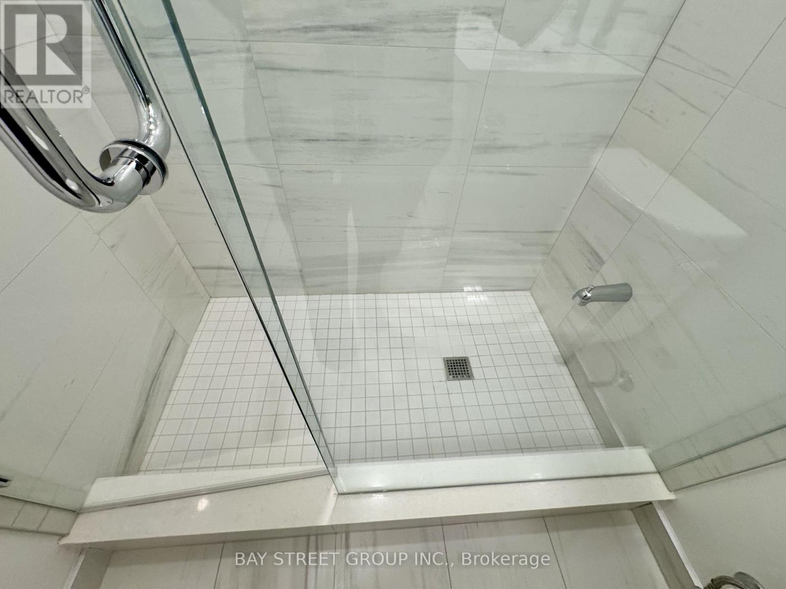 1007 - 8 Interchange Way, Vaughan, Ontario  L4K 0R2 - Photo 30 - N12605456