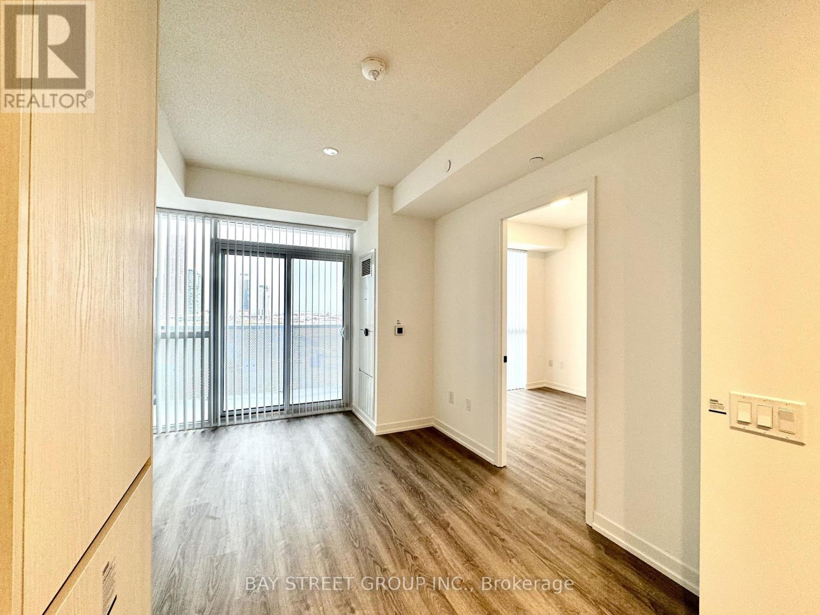 1007 - 8 Interchange Way, Vaughan, Ontario  L4K 0R2 - Photo 31 - N12605456