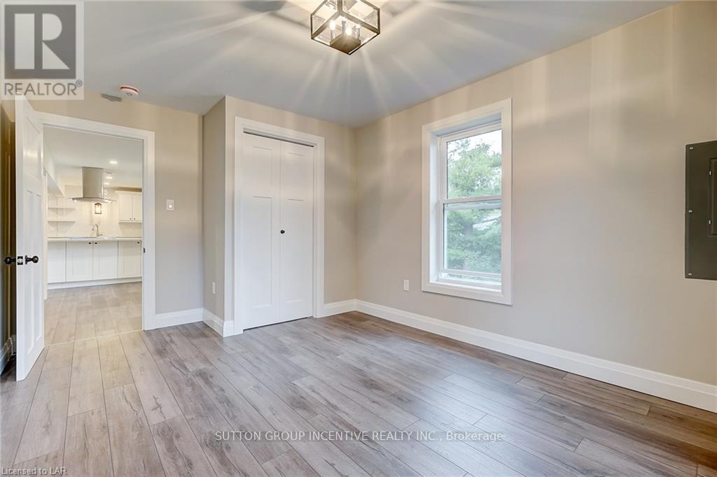 1 - 234 Laclie Street, Orillia, Ontario  L3V 4N6 - Photo 11 - S12483278