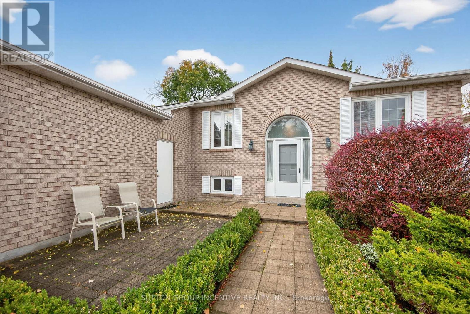 24 Port Royal Trail, Wasaga Beach, Ontario  L9Z 1H7 - Photo 3 - S12499980