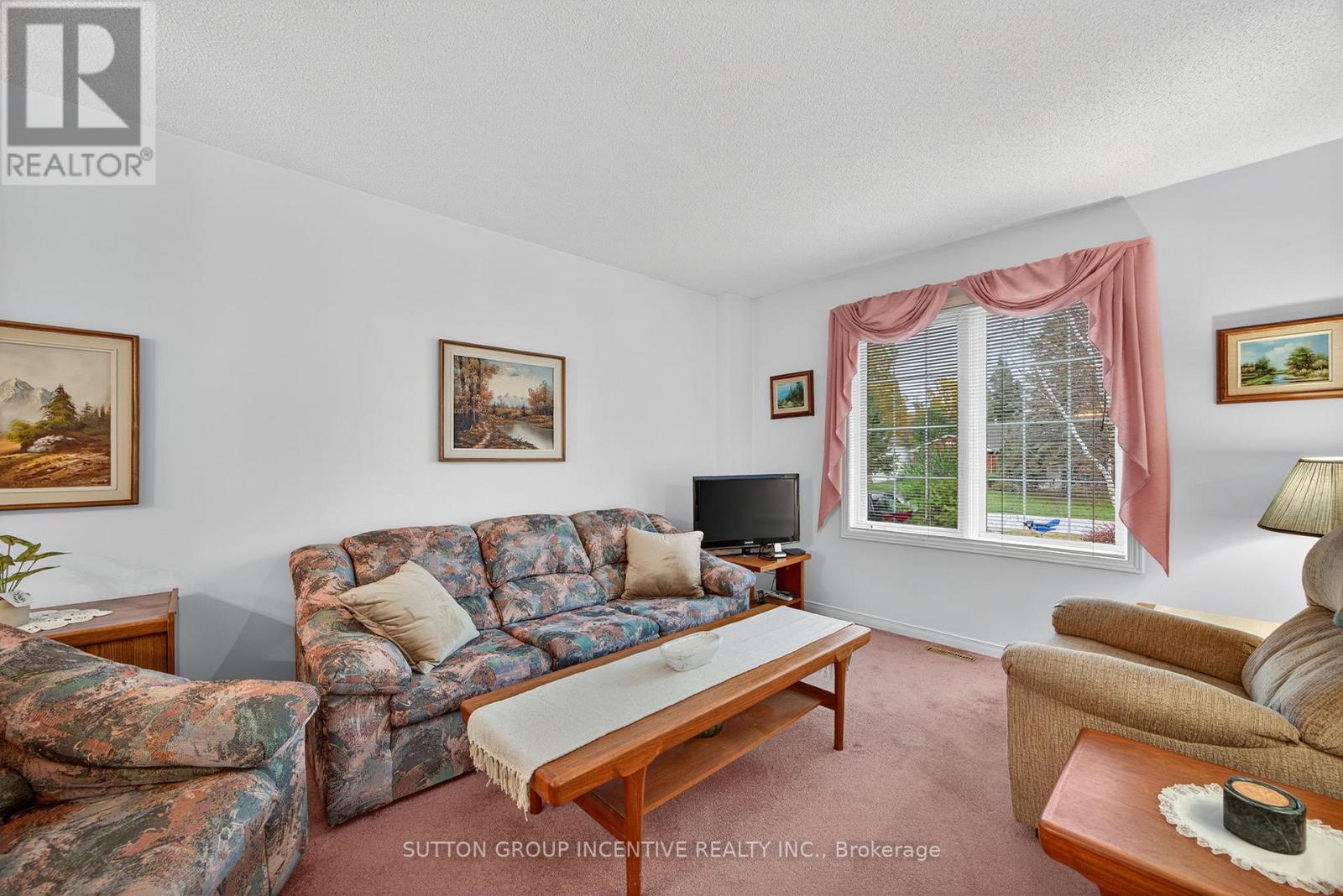 24 Port Royal Trail, Wasaga Beach, Ontario  L9Z 1H7 - Photo 5 - S12499980