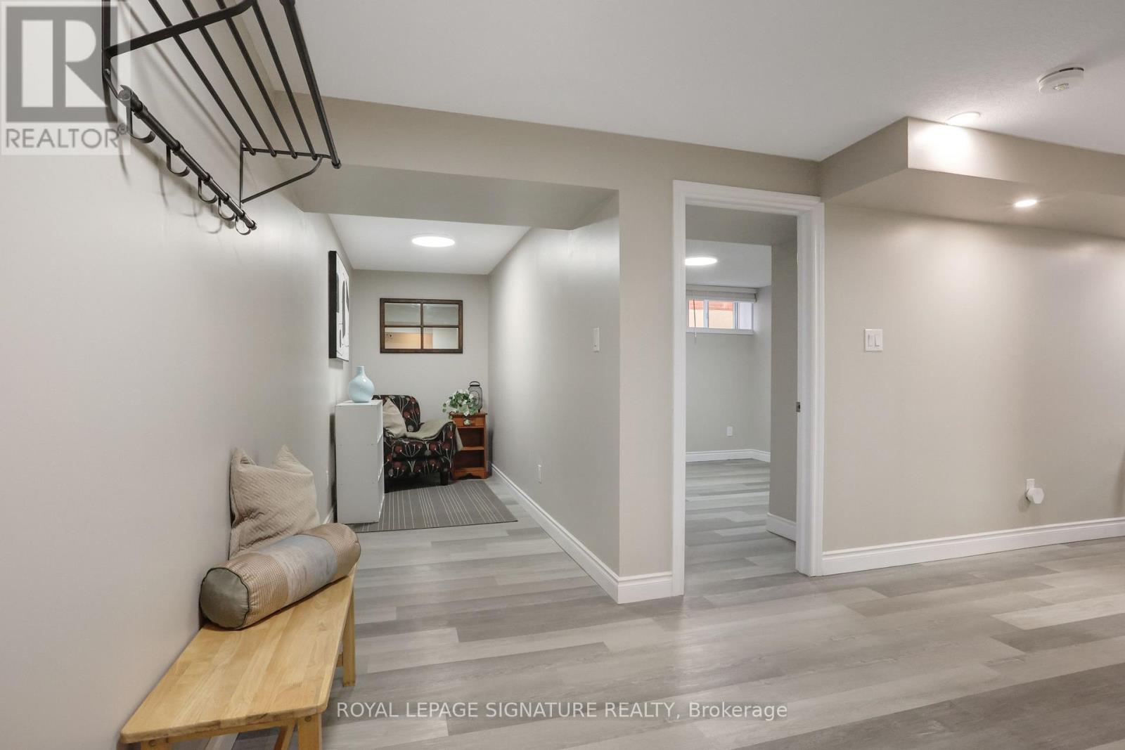 1506 Queen's Boulevard, Kitchener, Ontario N2M 1E4 - Photo 2 - X12467909