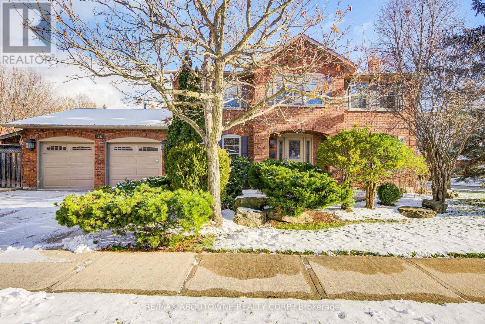 1251 Old Colony Road, Oakville, Ontario  L6M 1K8 - Photo 1 - W12605424