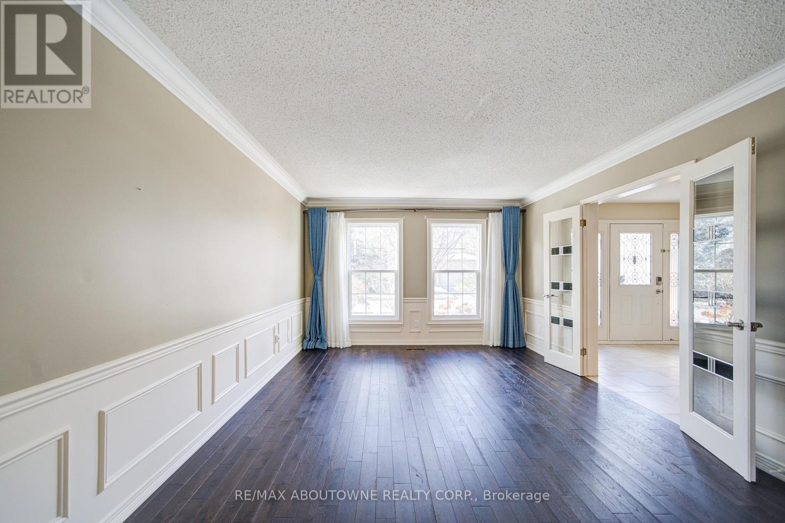 1251 Old Colony Road, Oakville, Ontario  L6M 1K8 - Photo 10 - W12605424