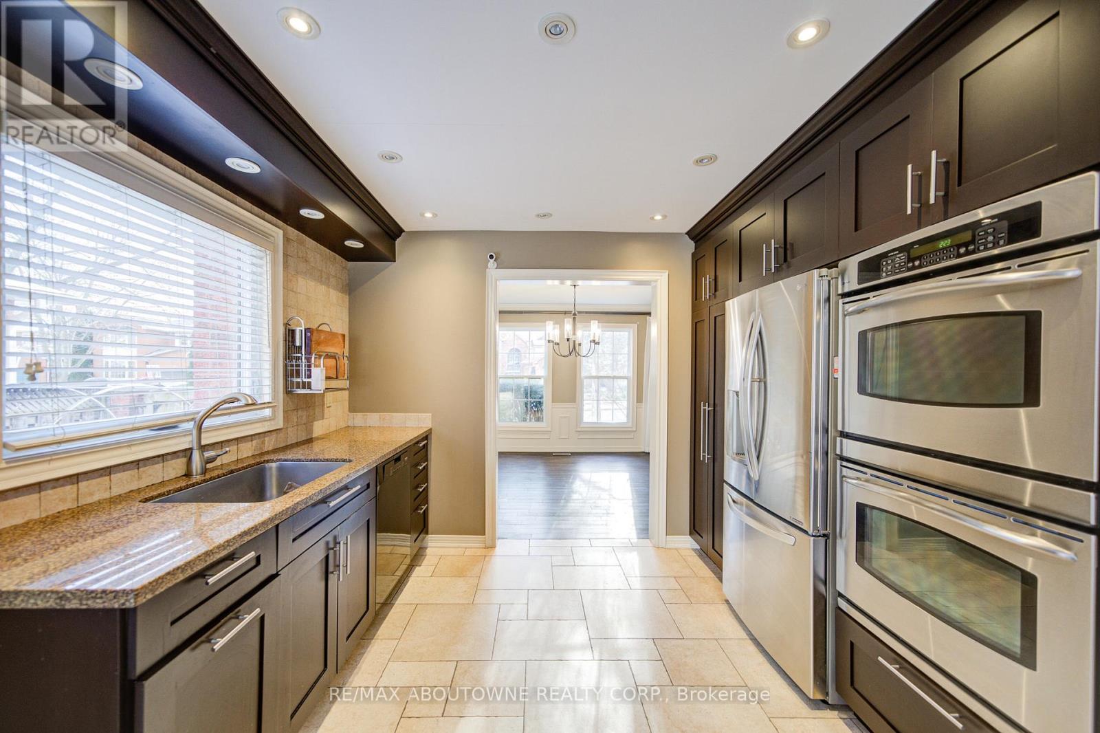 1251 Old Colony Road, Oakville, Ontario  L6M 1K8 - Photo 13 - W12605424