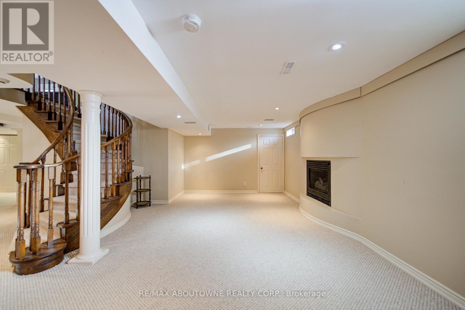 1251 Old Colony Road, Oakville, Ontario  L6M 1K8 - Photo 38 - W12605424