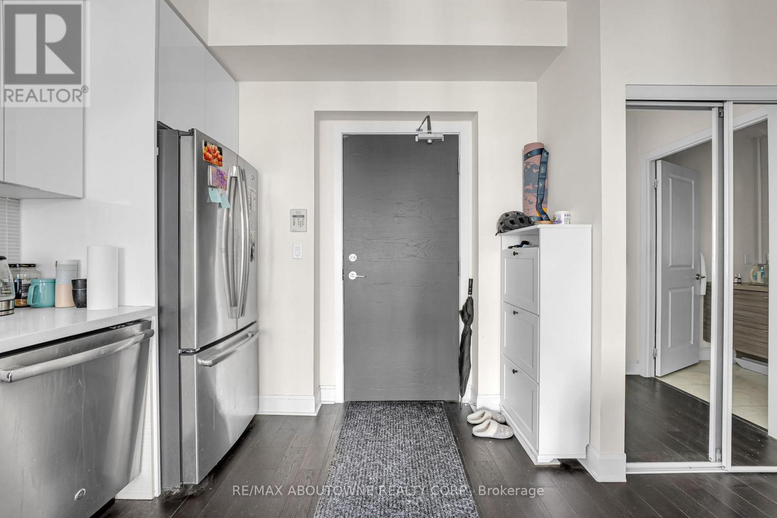 1407 - 33 Shore Breeze Drive, Toronto (Mimico), Ontario  M8V 1A2 - Photo 5 - W12605458