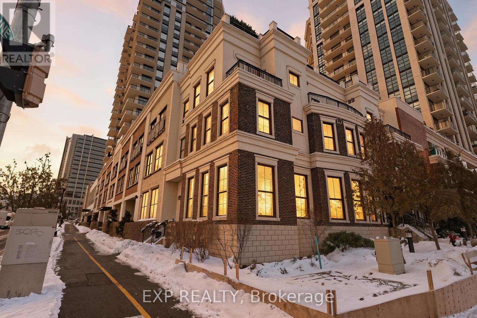 Th10 - 155 Caroline Street S, Waterloo, Ontario N2L 0J8 - Photo 3 - X12605392