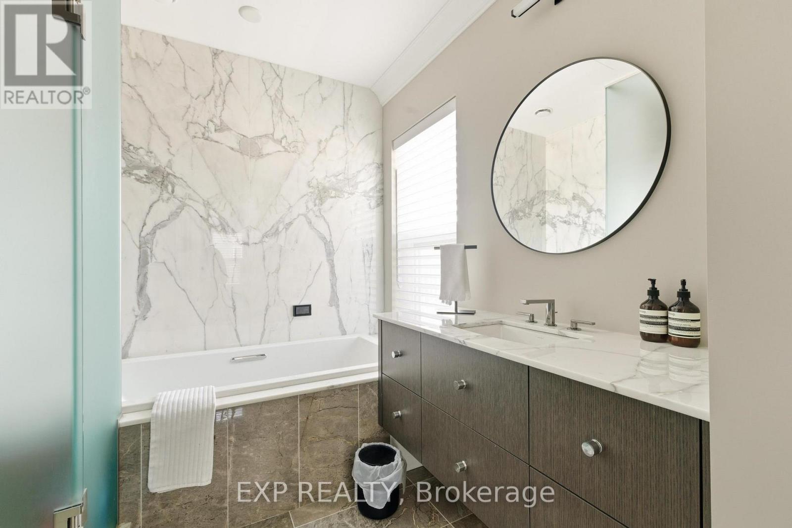 Th10 - 155 Caroline Street S, Waterloo, Ontario N2L 0J8 - Photo 33 - X12605392