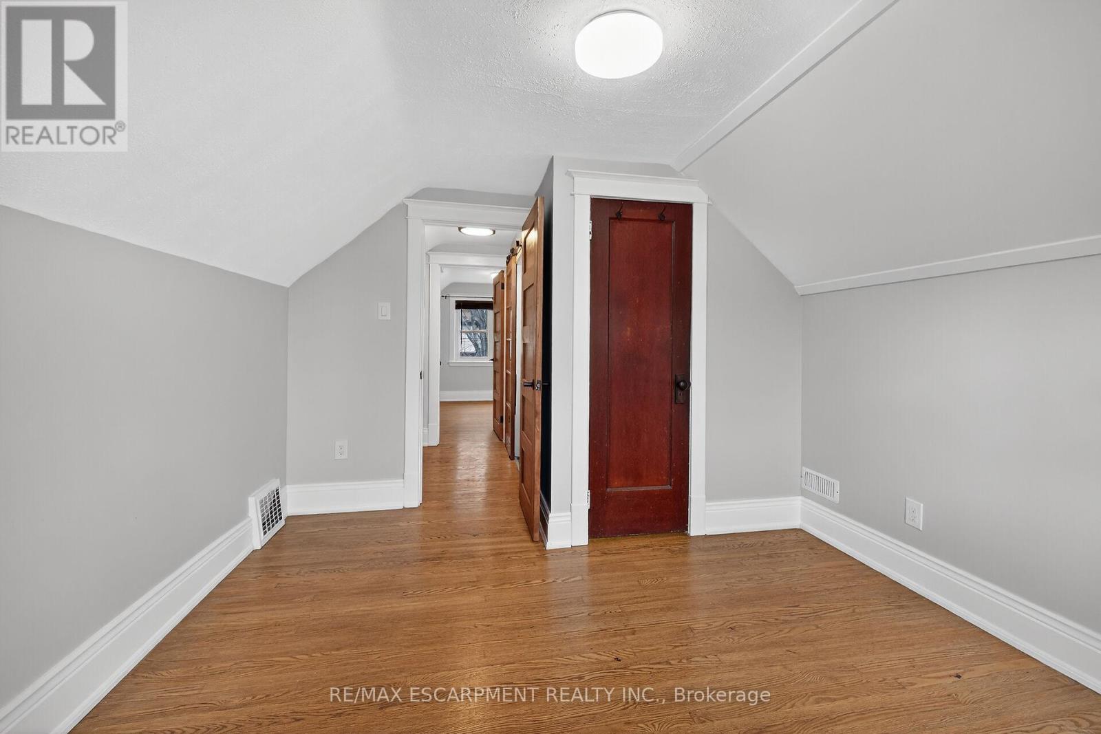 266 Wexford Avenue S, Hamilton, Ontario  L8K 2P3 - Photo 30 - X12605478