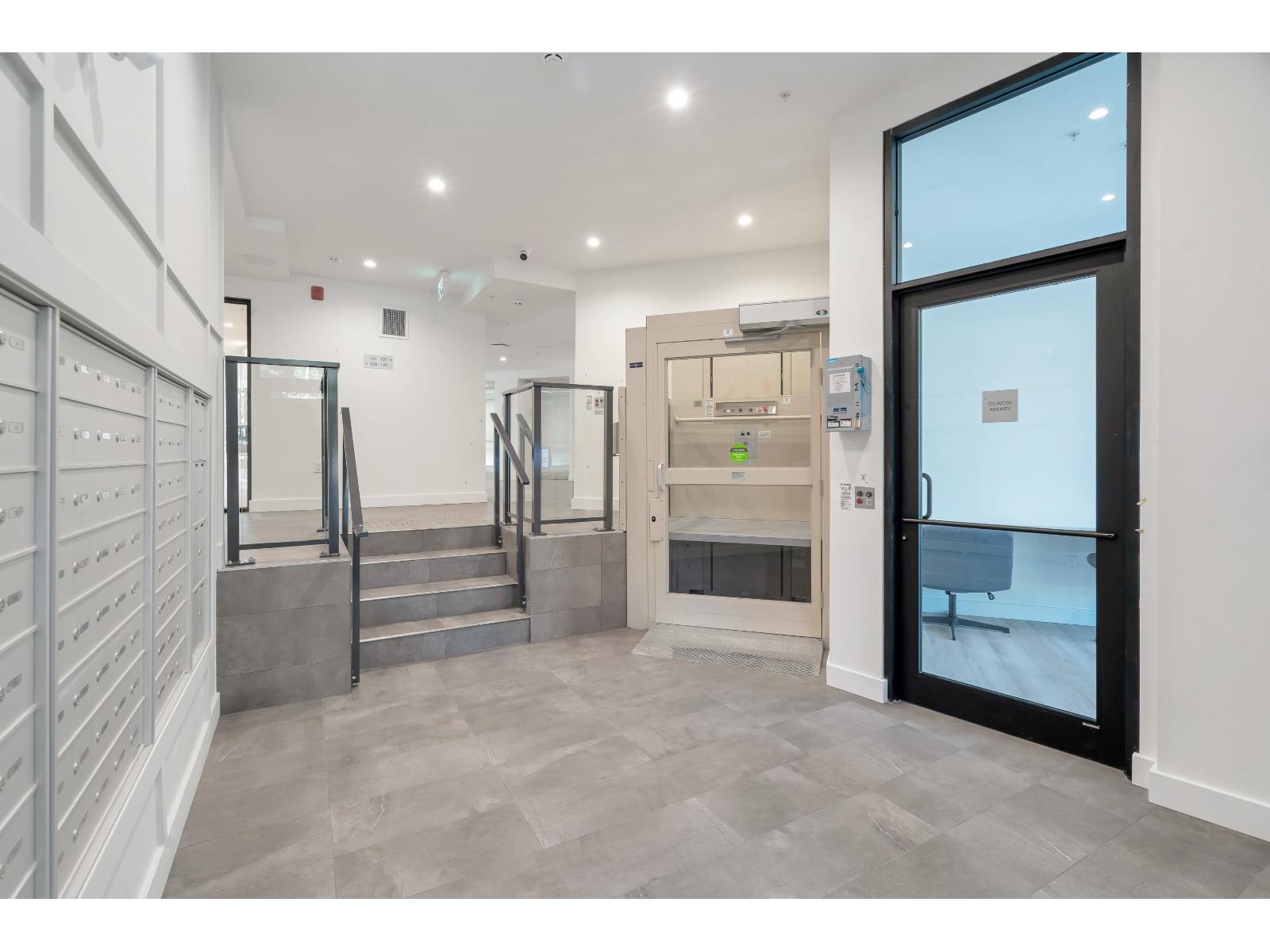 223 13788 76 Avenue, Surrey, British Columbia  V3W 3V9 - Photo 3 - R3072455