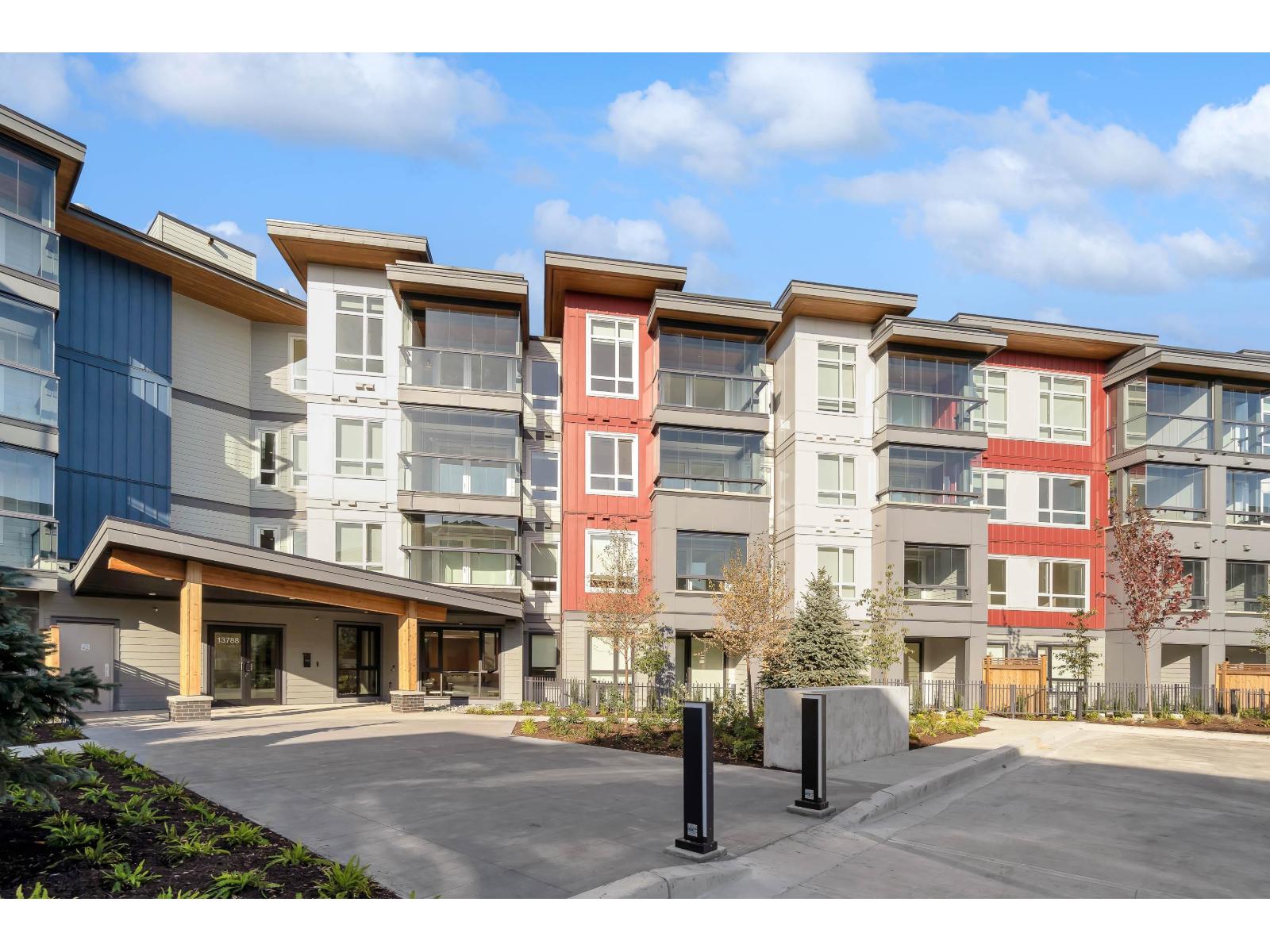 223 13788 76 Avenue, Surrey, British Columbia  V3W 3V9 - Photo 1 - R3072455