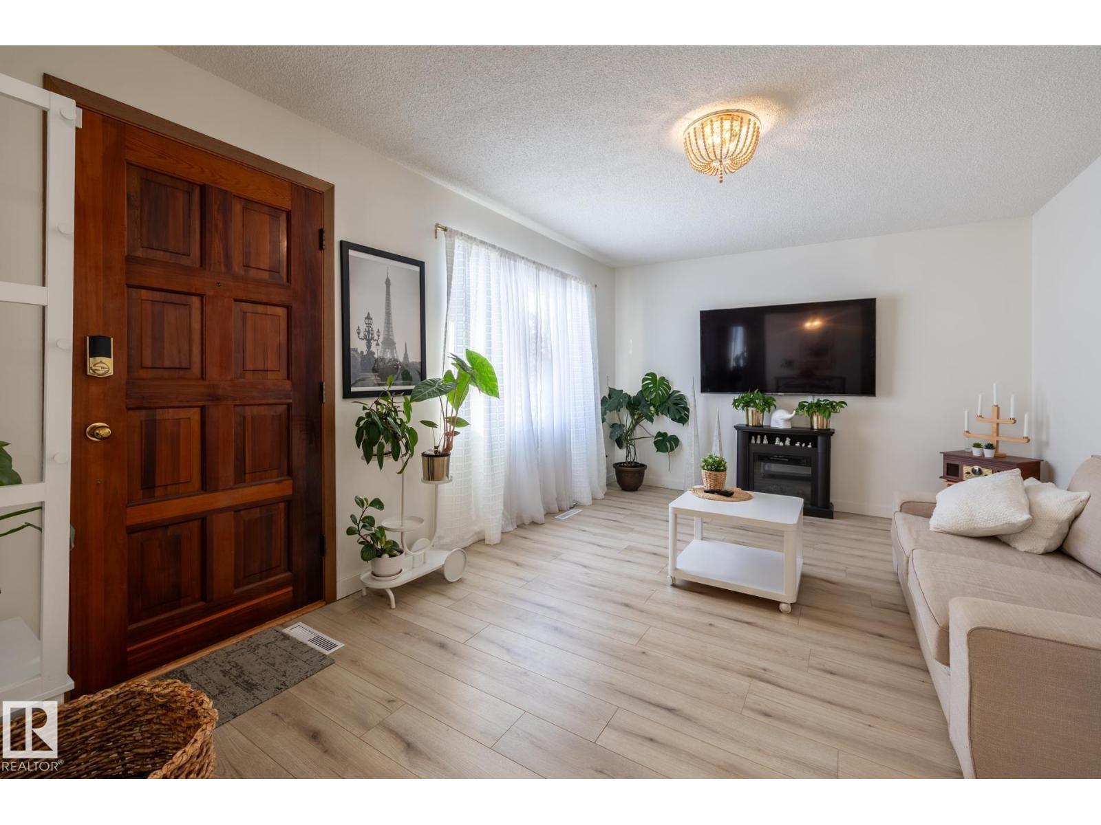 11502 89 St Nw, Edmonton, Alberta  T5B 3T9 - Photo 3 - E4467530