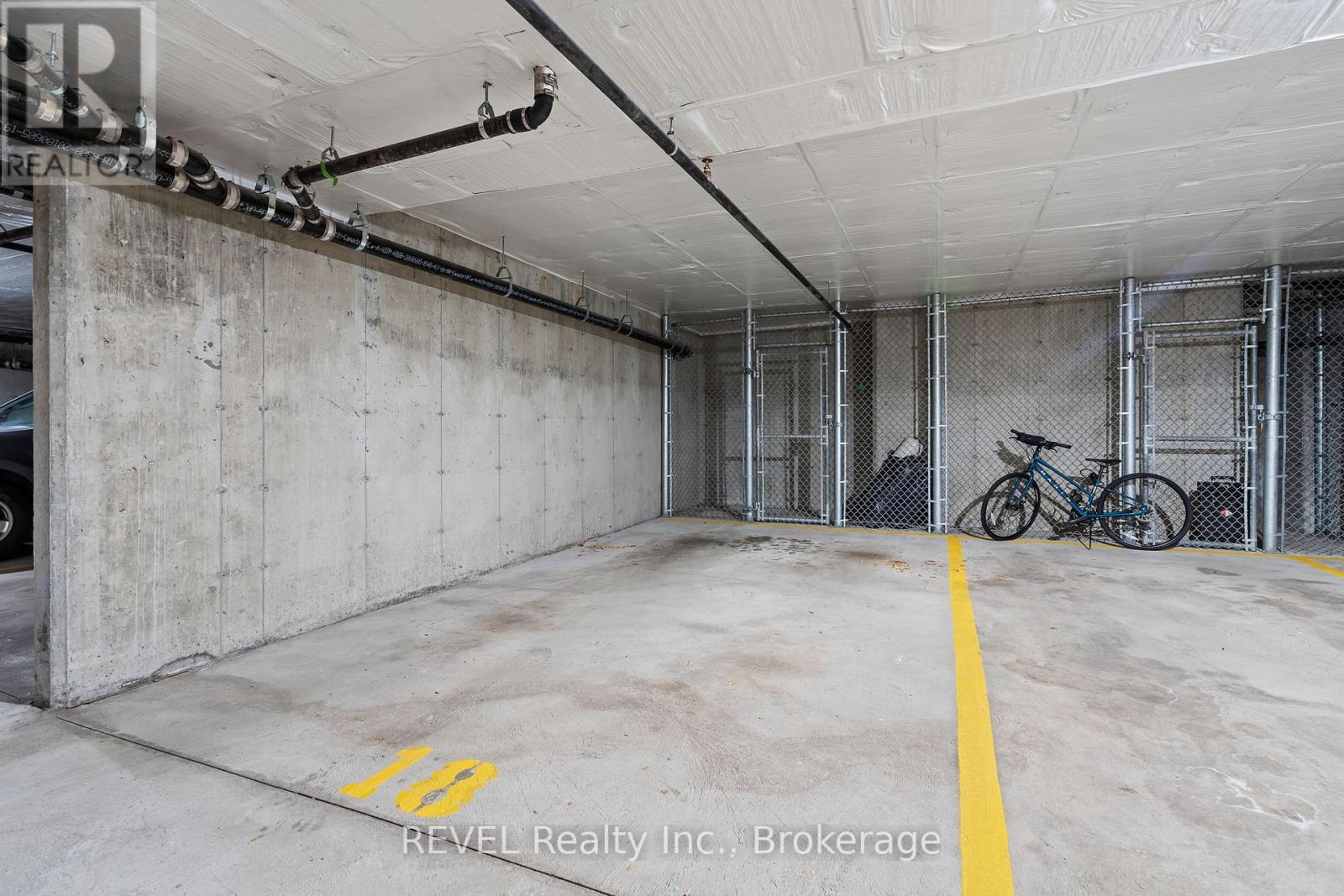 28 - 212 Lakeport Road, St. Catharines, Ontario L2N 0B4 - Photo 29 - X12605570