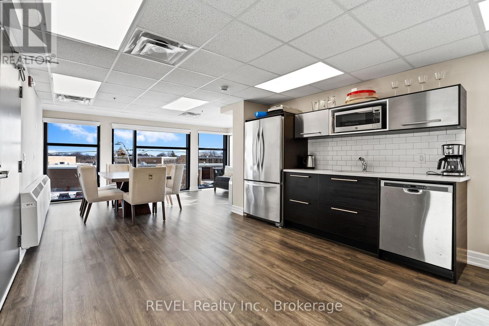 28 - 212 Lakeport Road, St. Catharines, Ontario L2N 0B4 - Photo 31 - X12605570