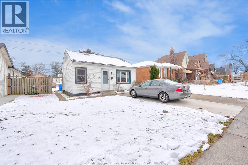 1310 Janette Avenue, Windsor, Ontario  N8X 1Y6 - Photo 2 - 25031257