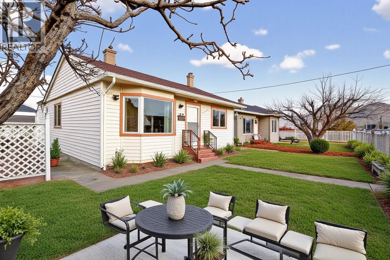 1052 Surrey Avenue Kamloops Photo 3 1052 Surrey Avenue Kamloops Photo 3