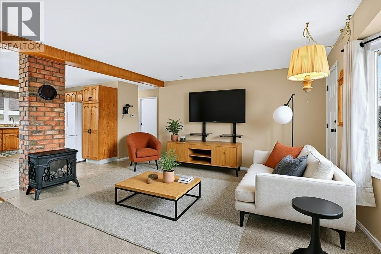 1052 Surrey Avenue Kamloops Photo 8 1052 Surrey Avenue Kamloops Photo 8