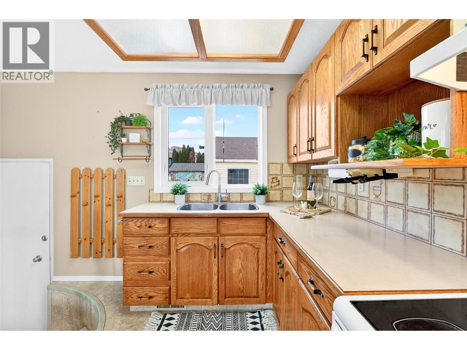 1052 Surrey Avenue Kamloops Photo 14 1052 Surrey Avenue Kamloops Photo 14